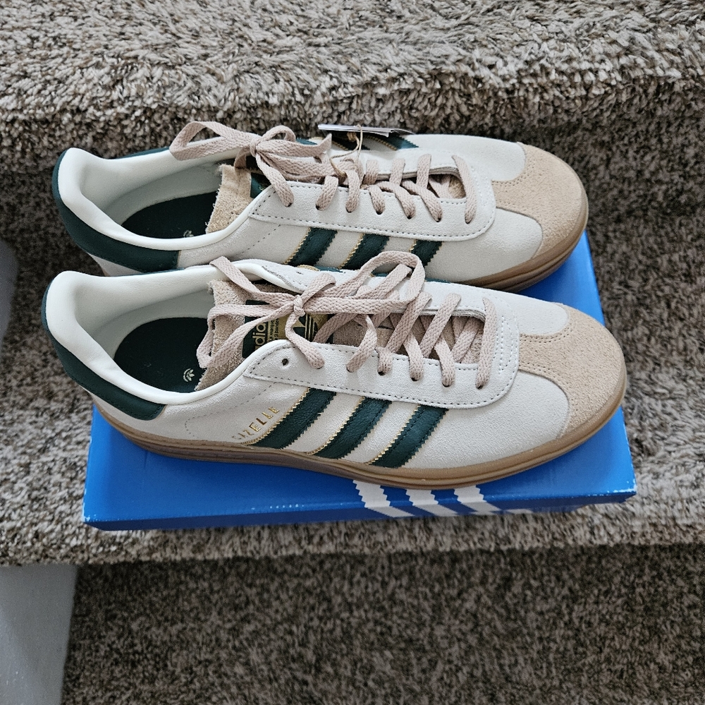 Adidas Gazelle, Green/Cream womens 9.5 NWT